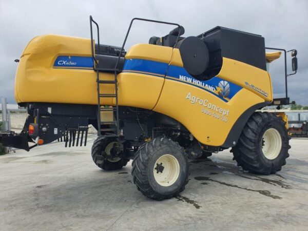 Combină New Holland CX6080 din 2017 - imagine 6