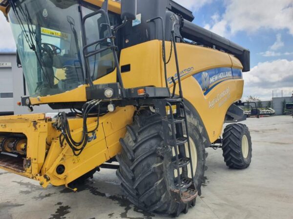 Combină New Holland CX6080 din 2017 - imagine 3