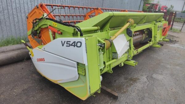 Combină Claas Tucano 320 din 2015 - imagine 9
