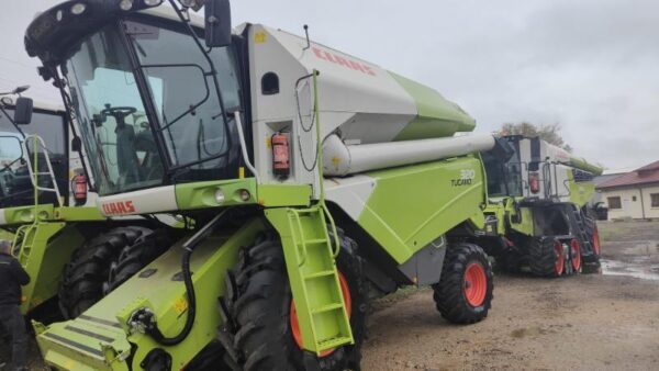 Combină Claas Tucano 320 din 2015 - imagine 2
