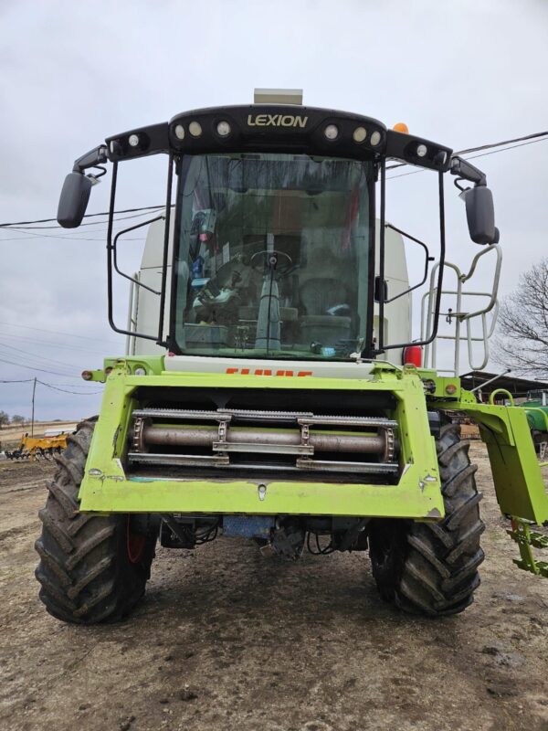 Combină Claas Lexion 670 4X4 Montana - imagine 23