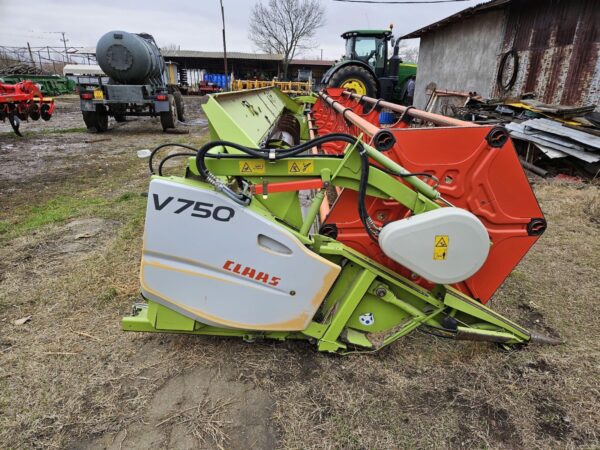 Combină Claas Lexion 670 4X4 Montana - imagine 26