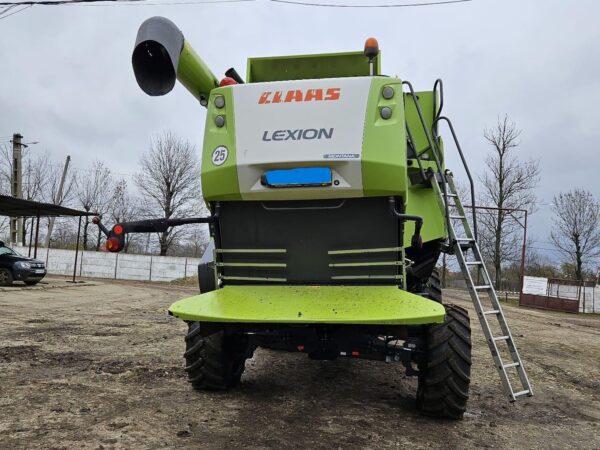 Combină Claas Lexion 670 4X4 Montana - imagine 25